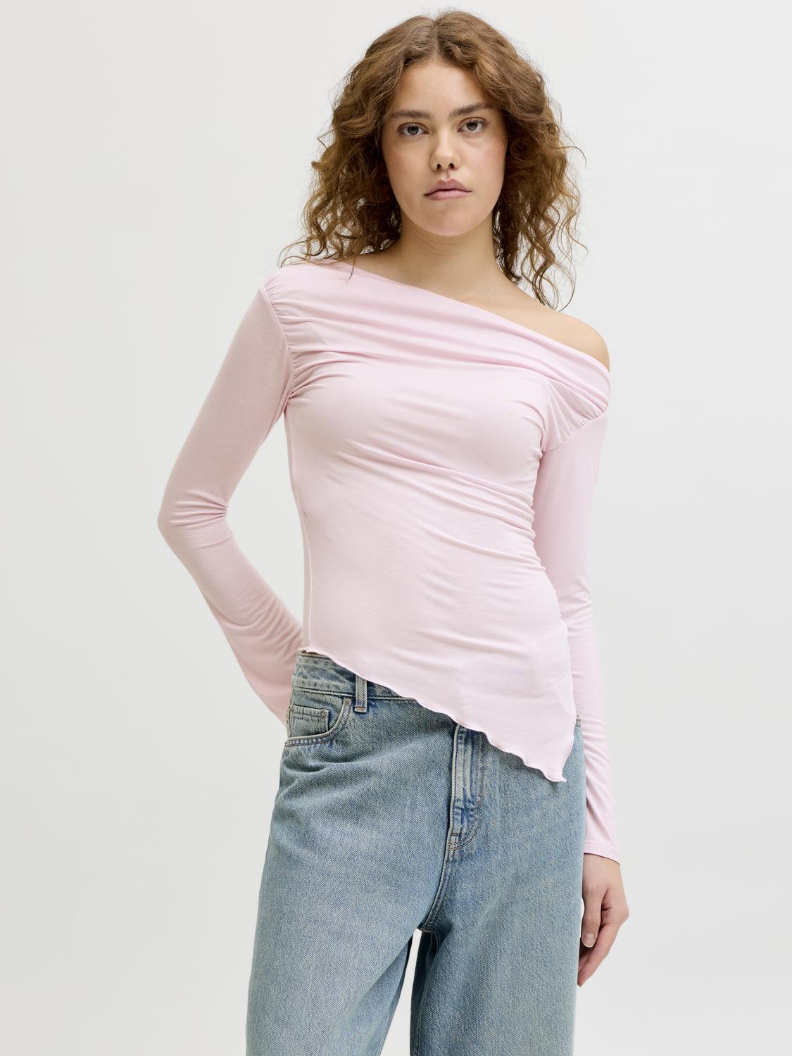 model_shot-front